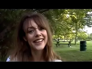 Thumbnail: Anal gostoso com morena do parque em tarde quente e excitante