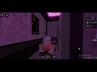Thumbnail: Safada pegando rapidinha anal no banheiro da balada